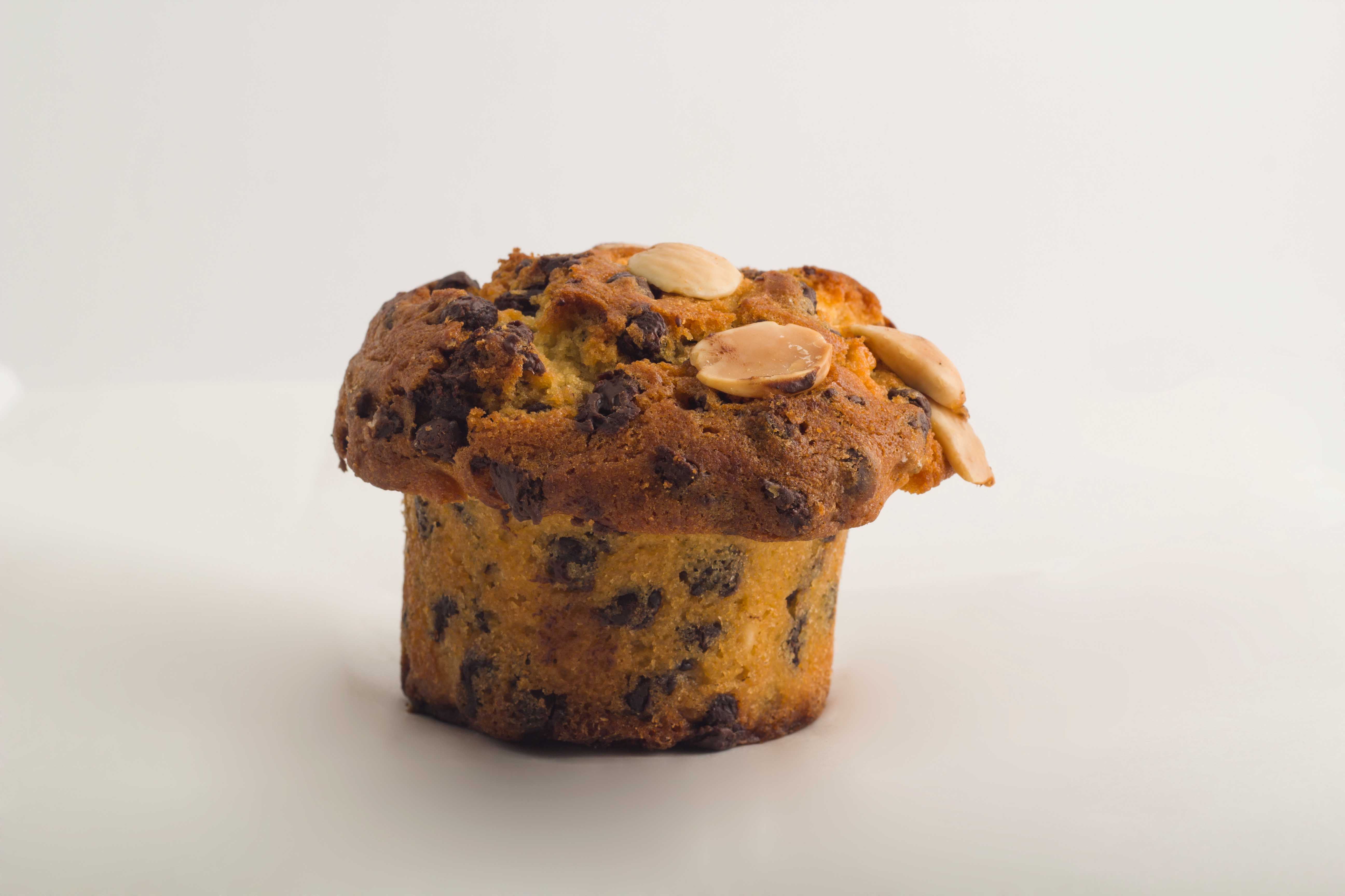 Muffin con chocolate y almendras